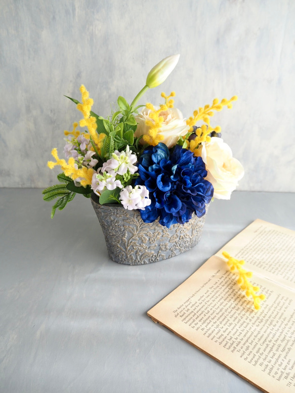 ブルーダリアとミモザの春色アレンジメント｜イエローローズとチューリップのアーティフィシャルフラワー| 春の誕生花2026 10枚目の画像