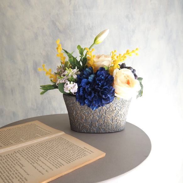 ブルーダリアとミモザの春色アレンジメント｜イエローローズとチューリップのアーティフィシャルフラワー| 春の誕生花2026 13枚目の画像