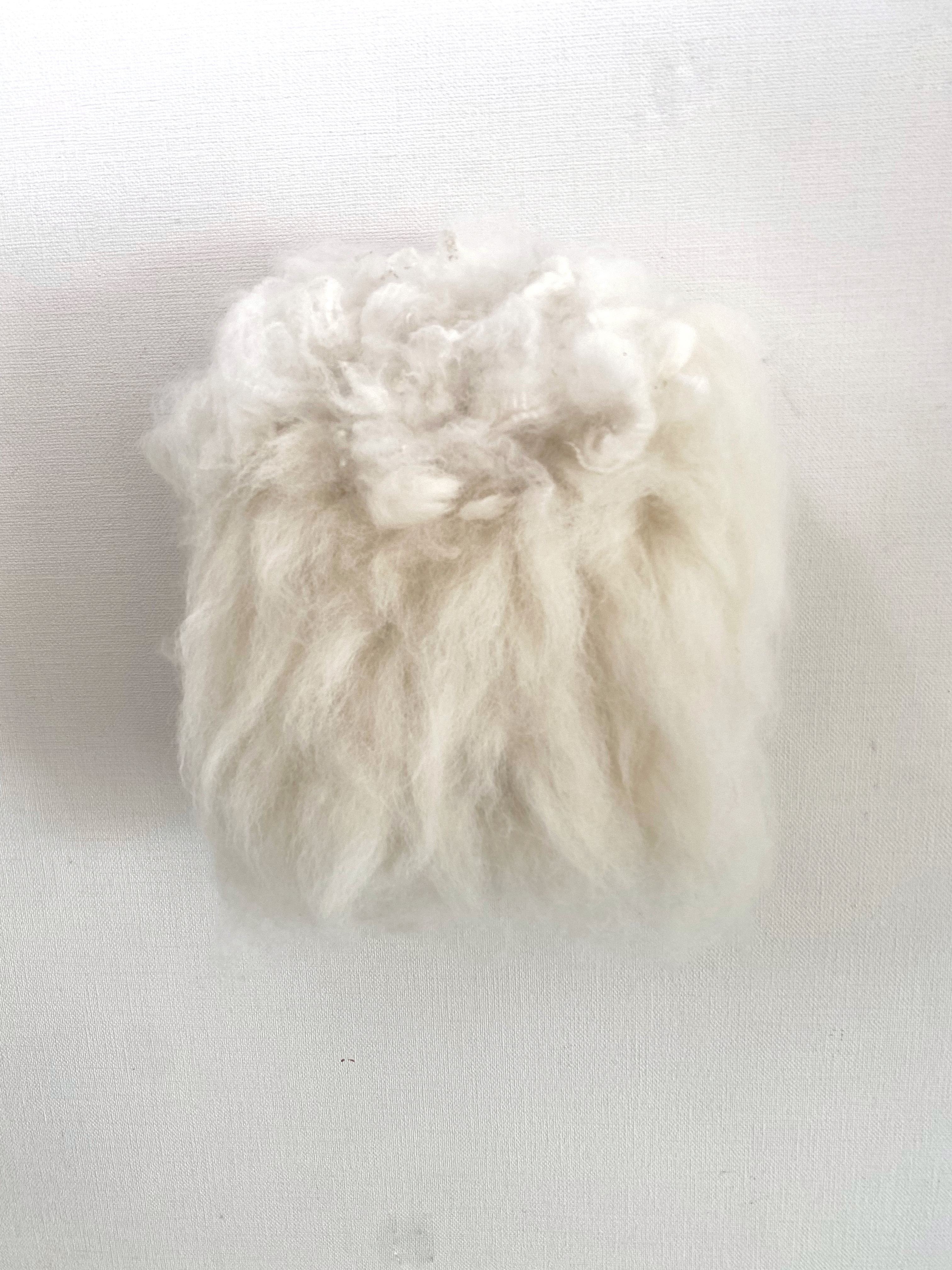 【高級古材使用】オーガニックウールの壁掛けオブジェ｜インテリア