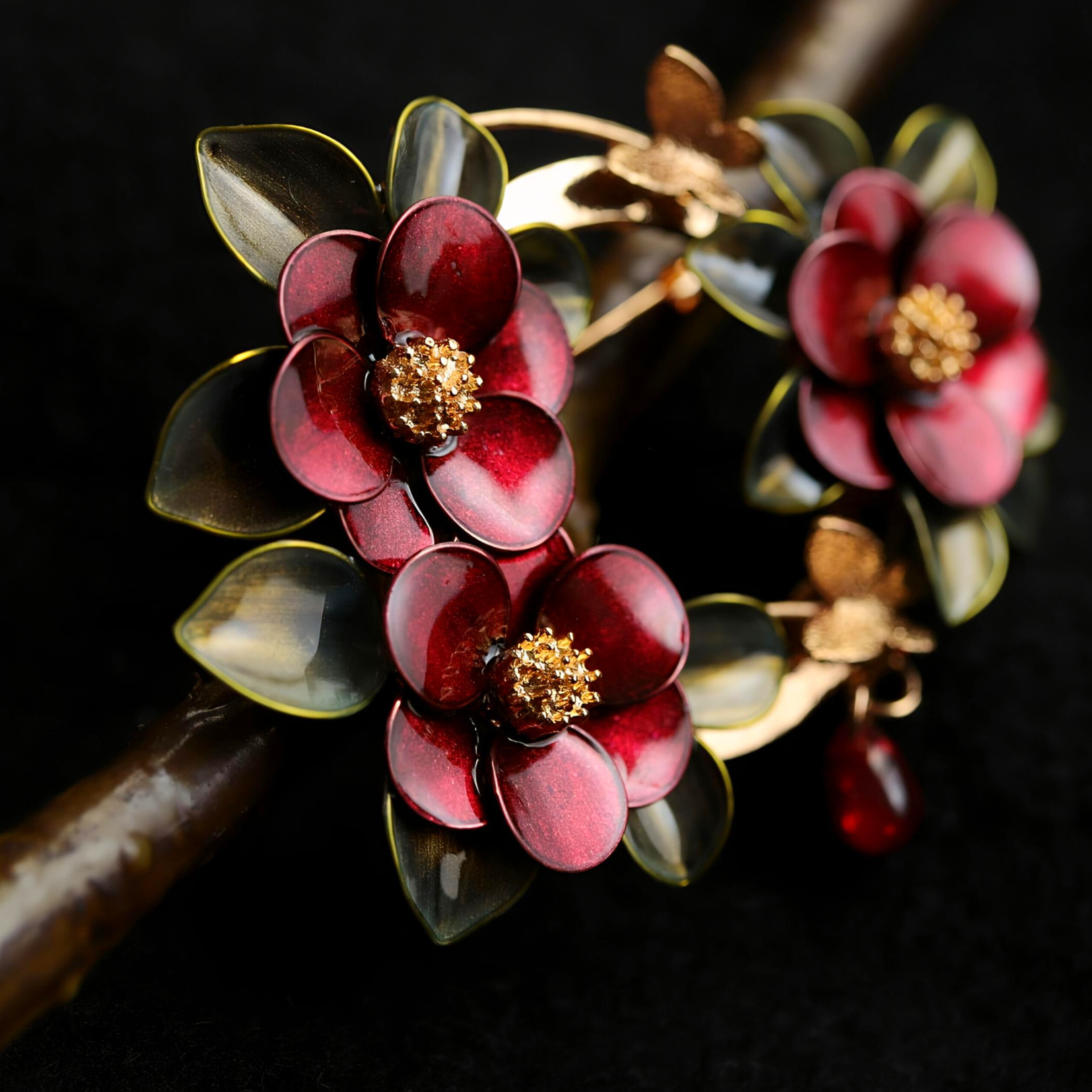 胸元に凛と咲く〜椿と蝶々のブローチ ブローチ plump 通販 20322131