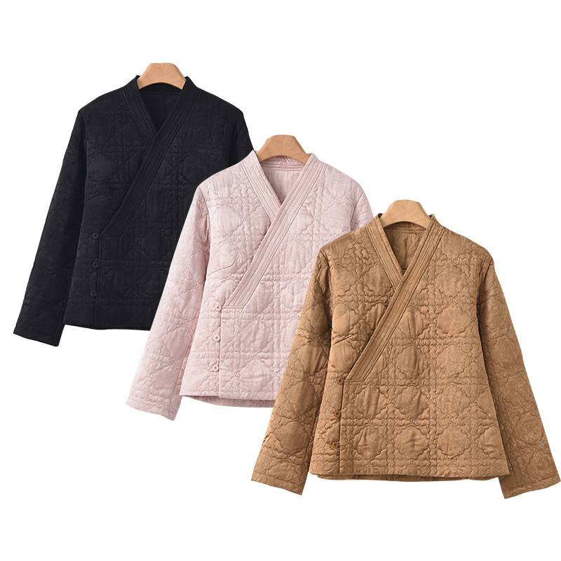 斜めスナップの温もりを閉じ込めたモダンで上品な綿入れ上着L750