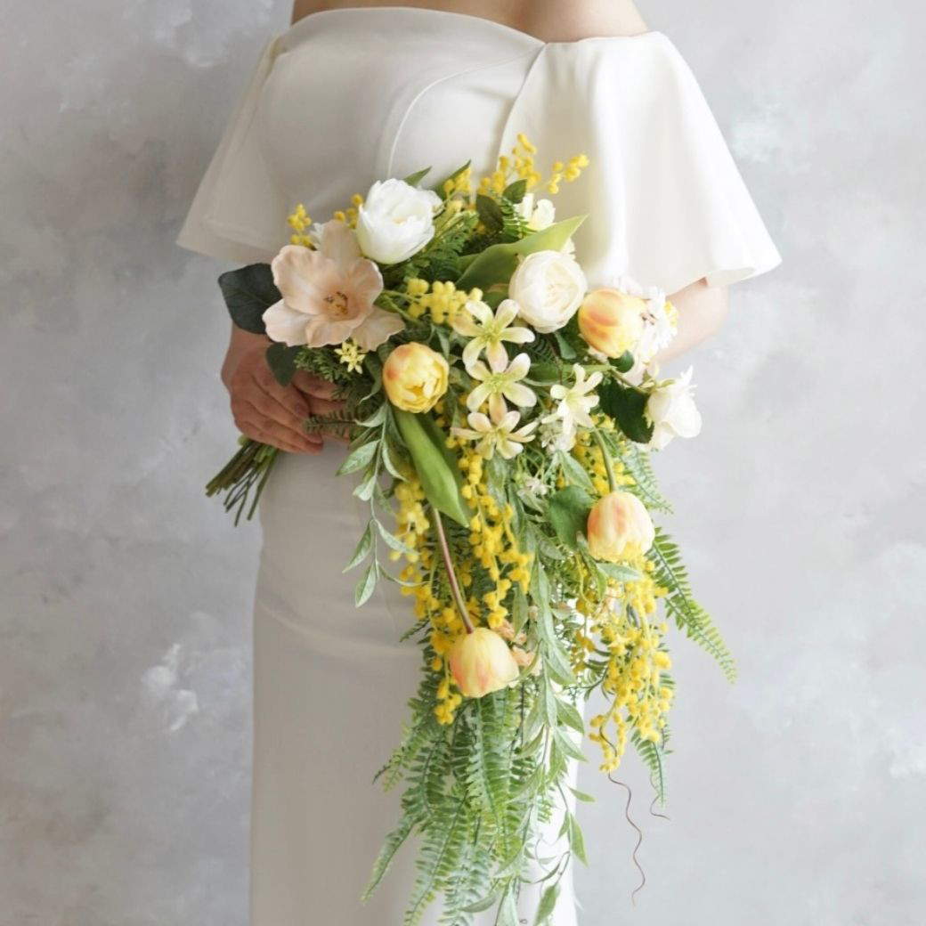 ミモザとチューリップのシャワーブーケ　造花ブーケ　前撮り　春ブーケ