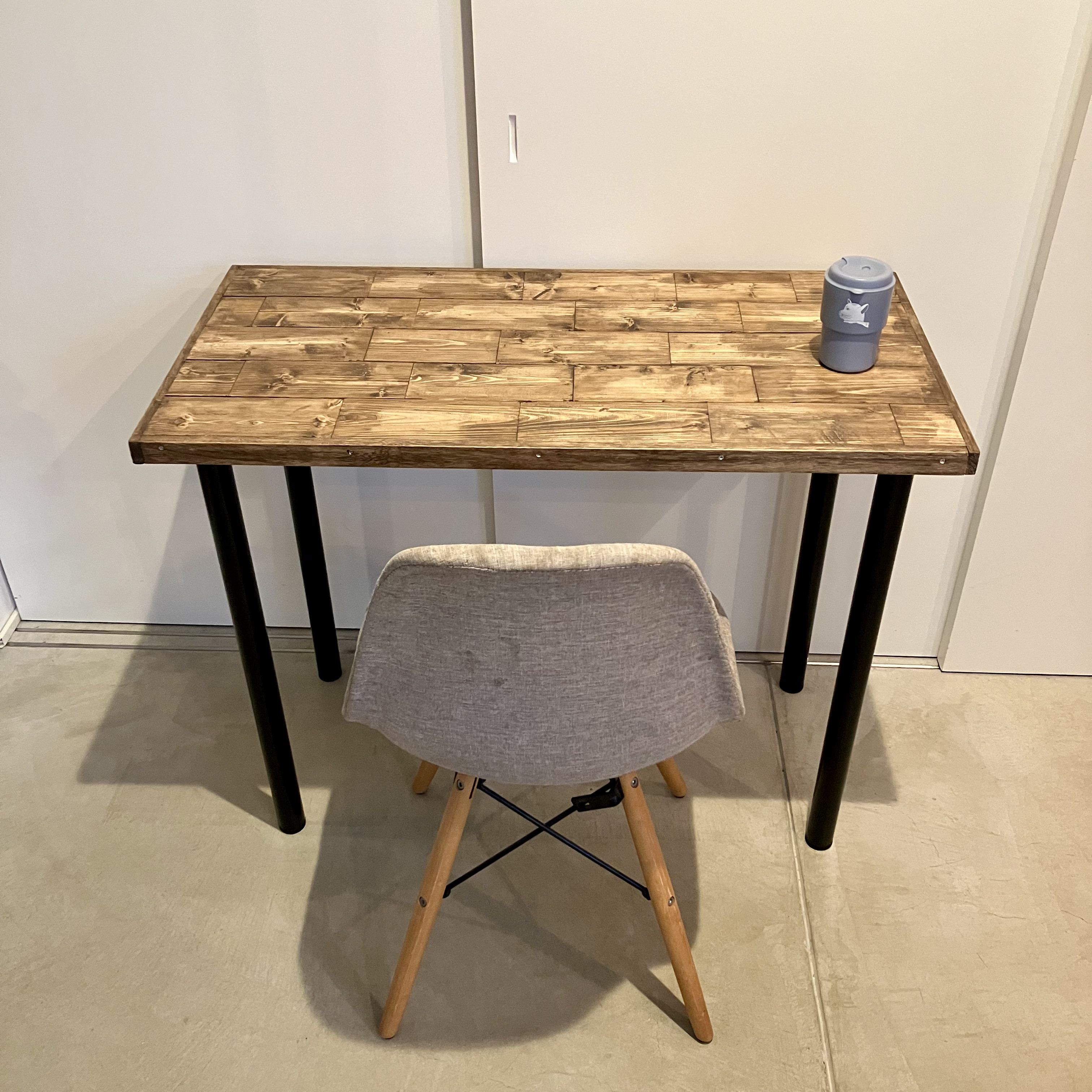 インダストリアル！無垢材カフェテーブル