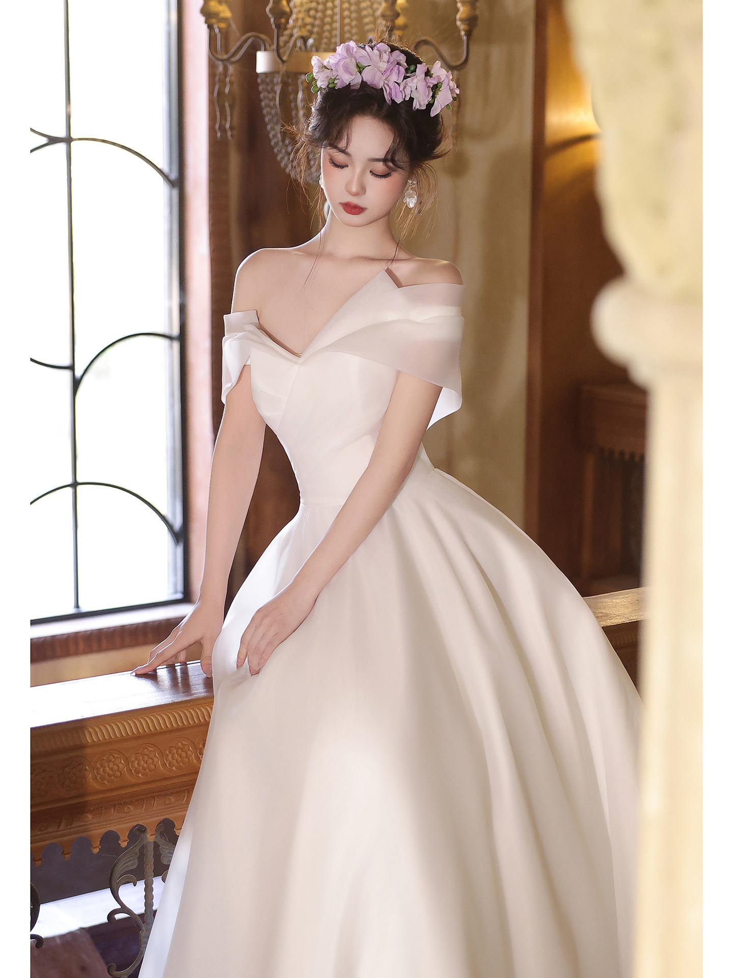 高級感 白 オフショルダー ウェディングドレス シンプル 韓国風 綺麗 花嫁 パーティー 前撮り 披露宴 A7317