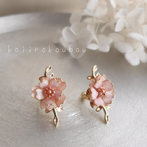 プチフラワー イヤーカフ 桜 イヤーカフ koiirokoubou 通販 20322570