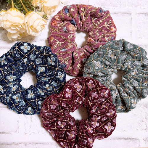 2782インド刺繍リボン☆ハンドメイド ヘアゴム 小シュシュ仕上げ 2788