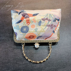 1月の新作♡悠々しい鳳凰ピンクゴールド口金の格の高い濃密刺繍の最高級西陣帯地！人気のホワイト系フォーマルパーティーバッグ 9枚目の画像