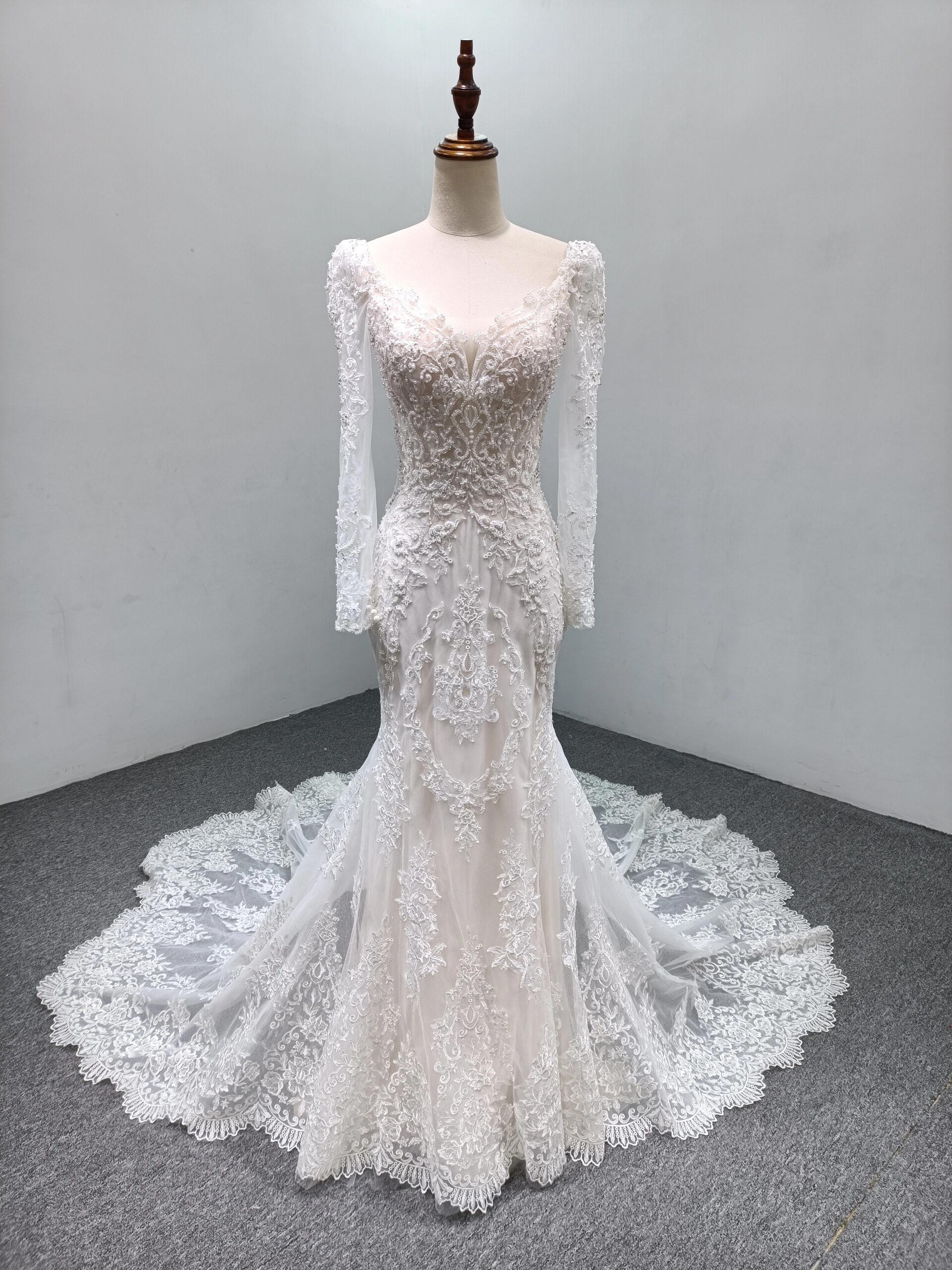 新作　上品なウェディングドレス　フランスレース　長袖　背中空き　タイトスカート　優雅　ファスナー　二次会お呼ばれ披露宴