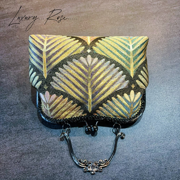 大松♡粋で可愛くカッコよく！お洒落な新品西陣織帯地で人気のブラックくっきりカラーが可愛いフォーマル　パーティーバッグ 4枚目の画像