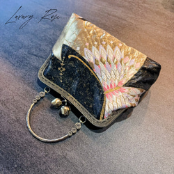 新作絹の煌めき♡とってもモダンな彩り豊かな大迫力な蝶のバッグ　　西陣織帯地バッグ　フォーマルバッグ　パーティーバッグ 3枚目の画像