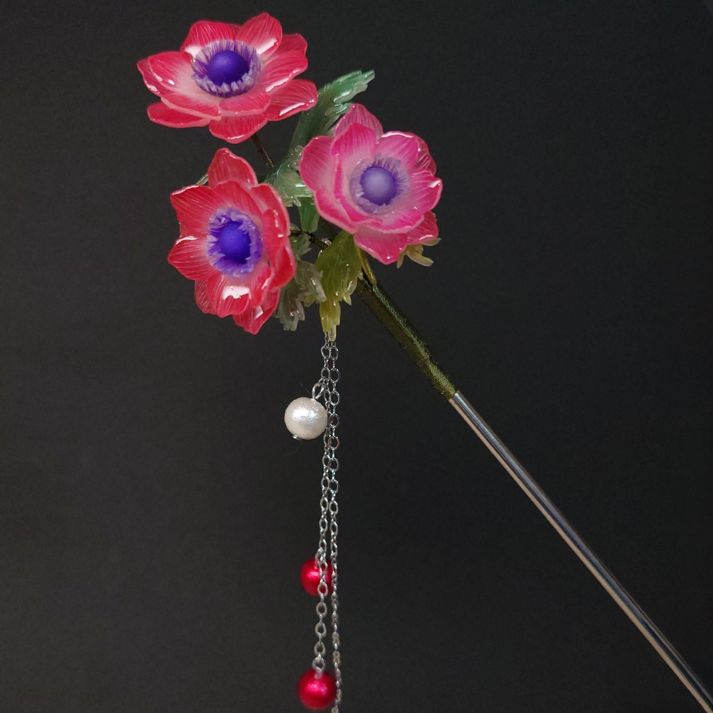 赤いアネモネのかんざし（1本軸簪）