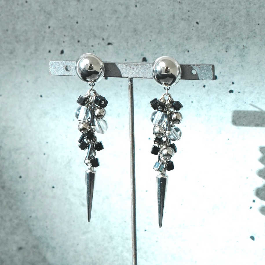 Thorne 〈 Black 〉棘モチーフ 揺れるピアス / シルバーアクセサリー / モード / クール