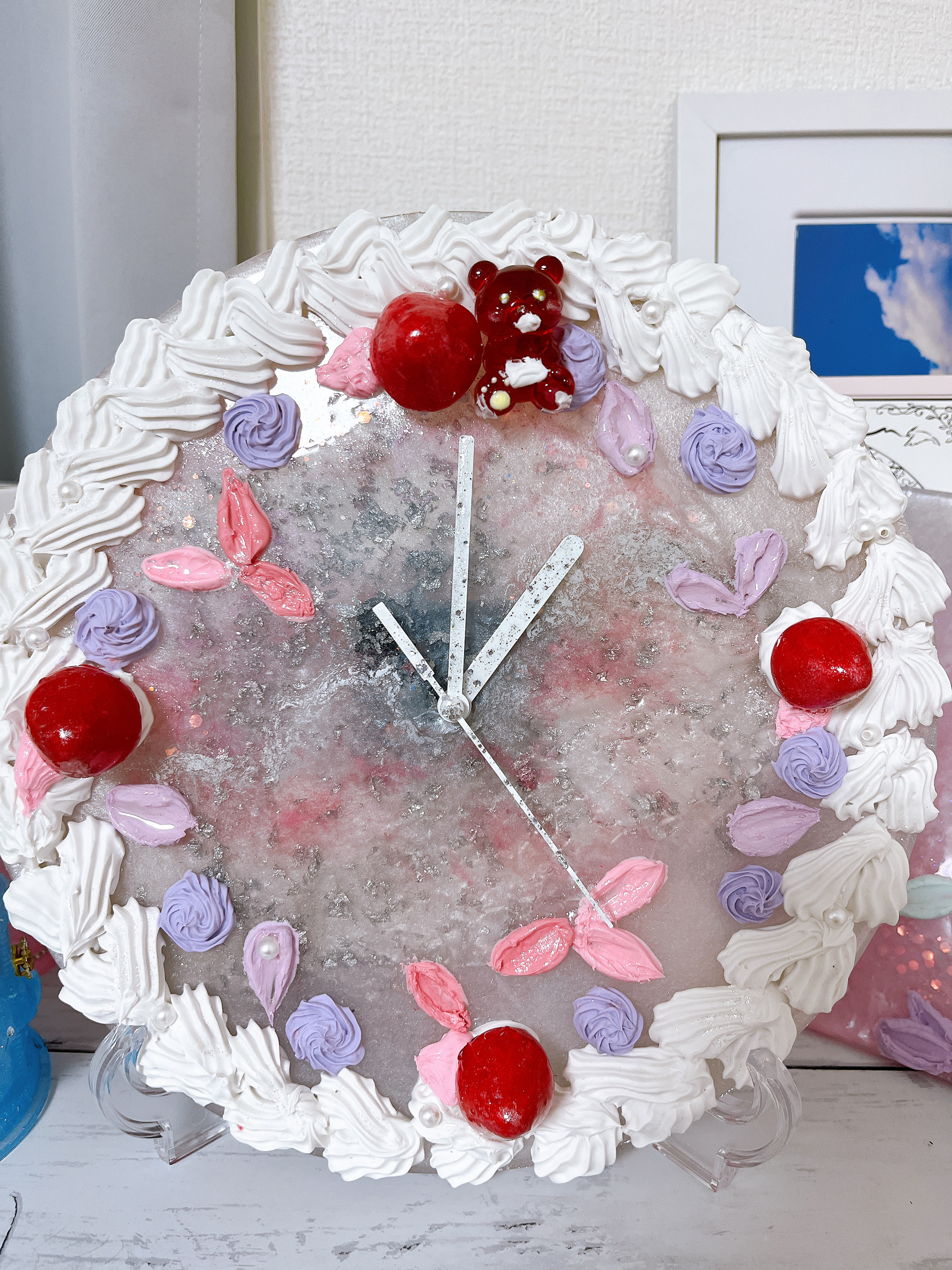 ケーキ　時計　いちごケーキ　掛け時計　置き時計　カフェ　レジン　ハンドメイド　プレゼント　フェイクケーキ　ホールケーキ