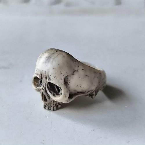 在銘】【髑髏作家服部】【鹿角製野晒指輪F】髑髏 骷髅 骸骨 スカル