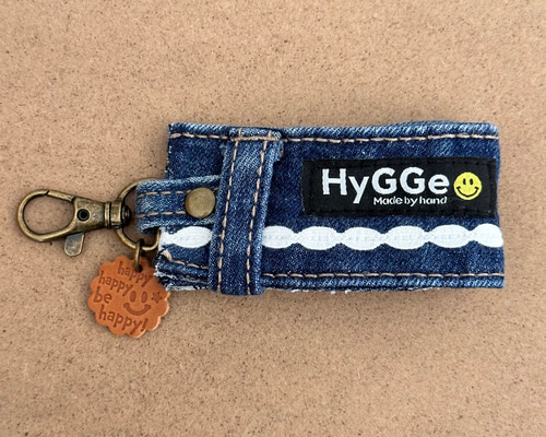 デニムリメイクキーホルダー スマイル キーホルダー plum grove 通販