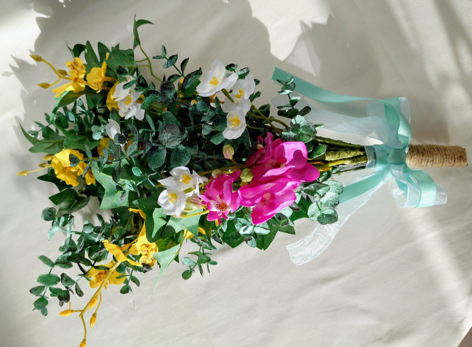 鮮やかな彩りを楽しむ春色スワッグ｜ピンク×イエロー