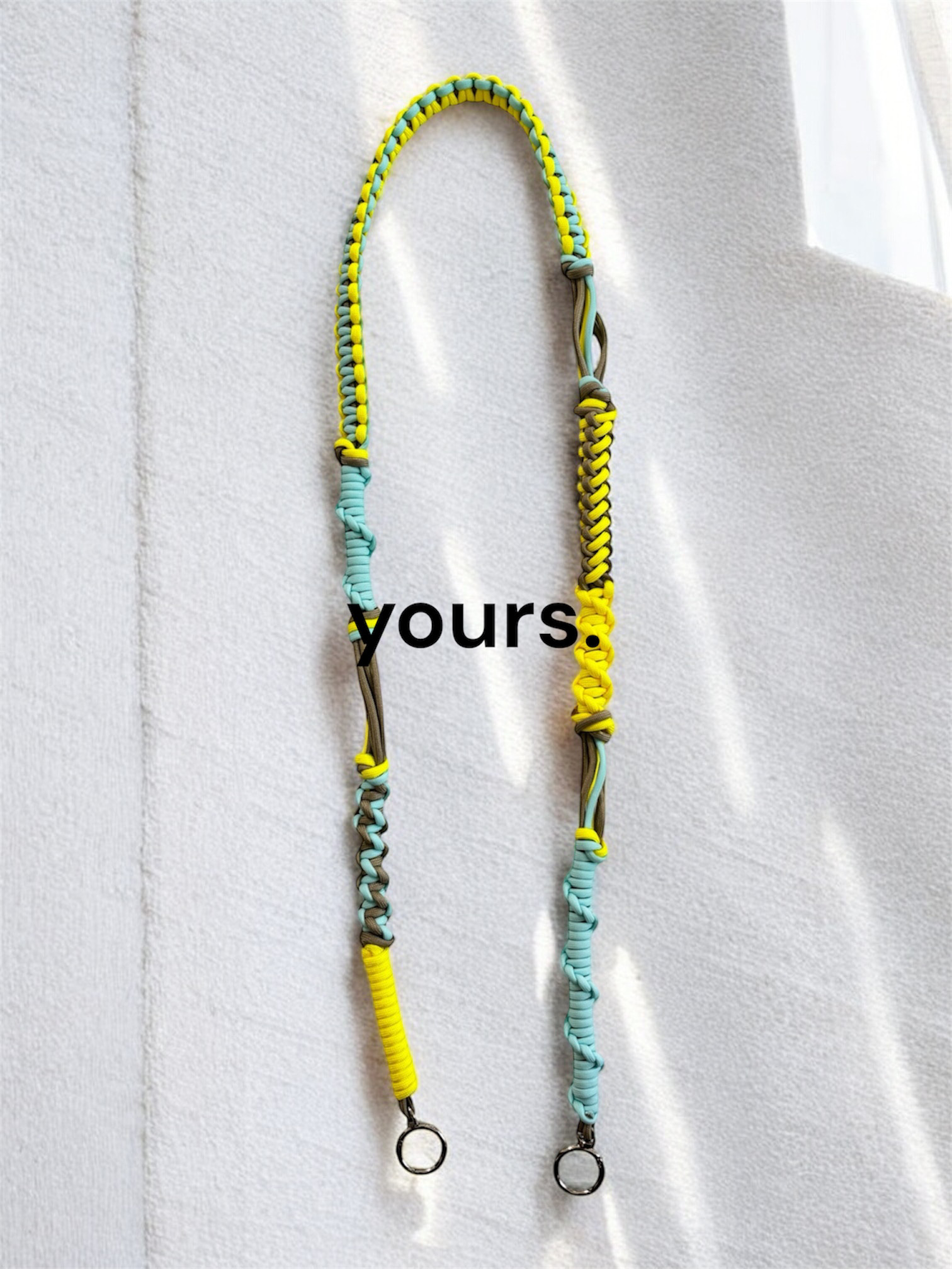 【yours.】パラコード ショルダーストラップ スマホ イエロー ベージュ