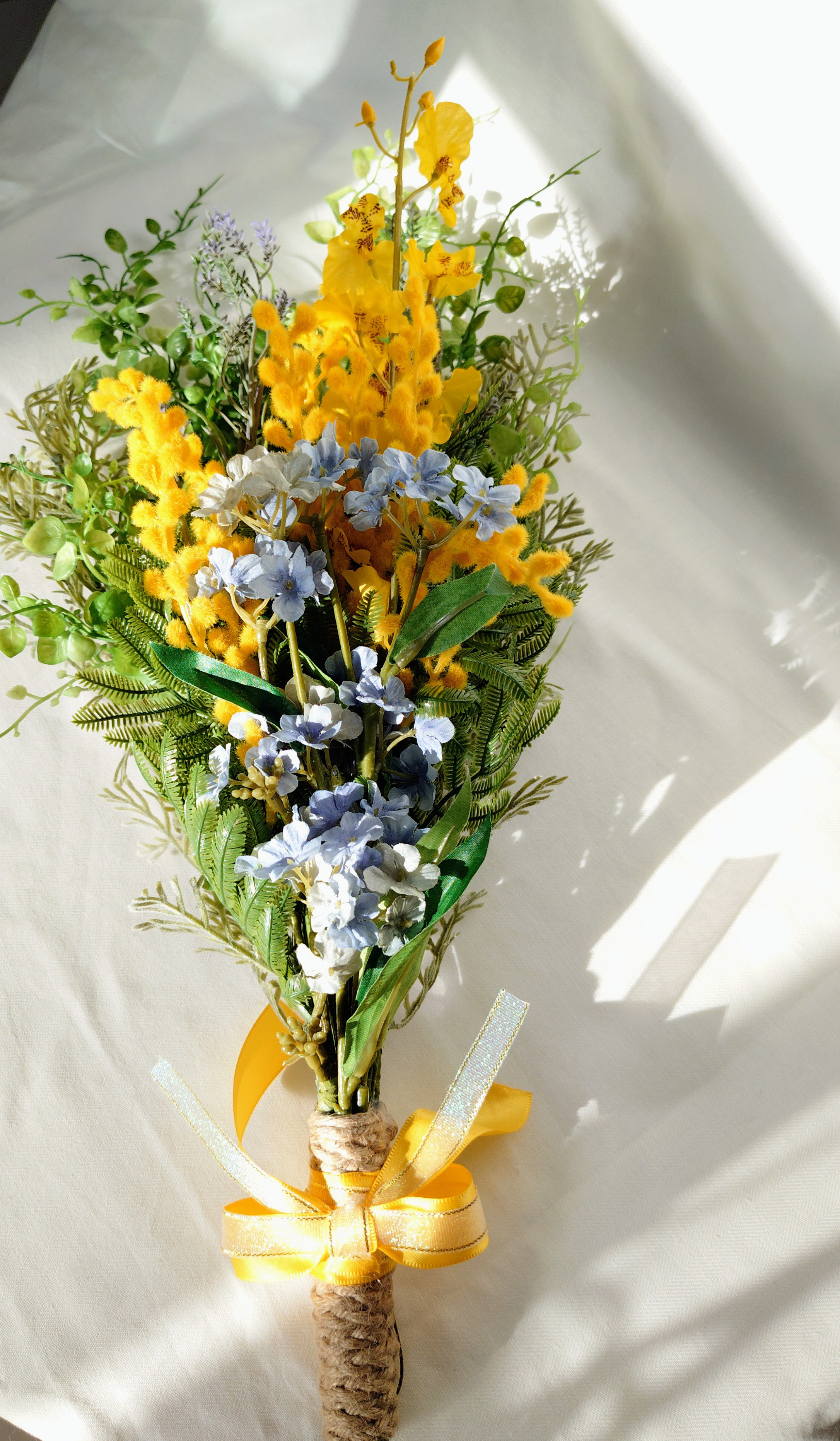 【送料無料】ミモザイエローとブルーフラワーの春色スワッグ