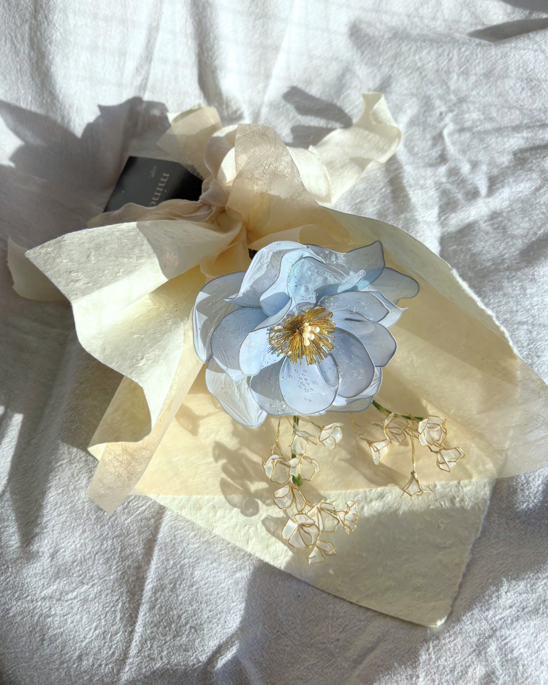 きらめきミルキーブルーローズ｜ディップフラワー 枯れない花 ギフト