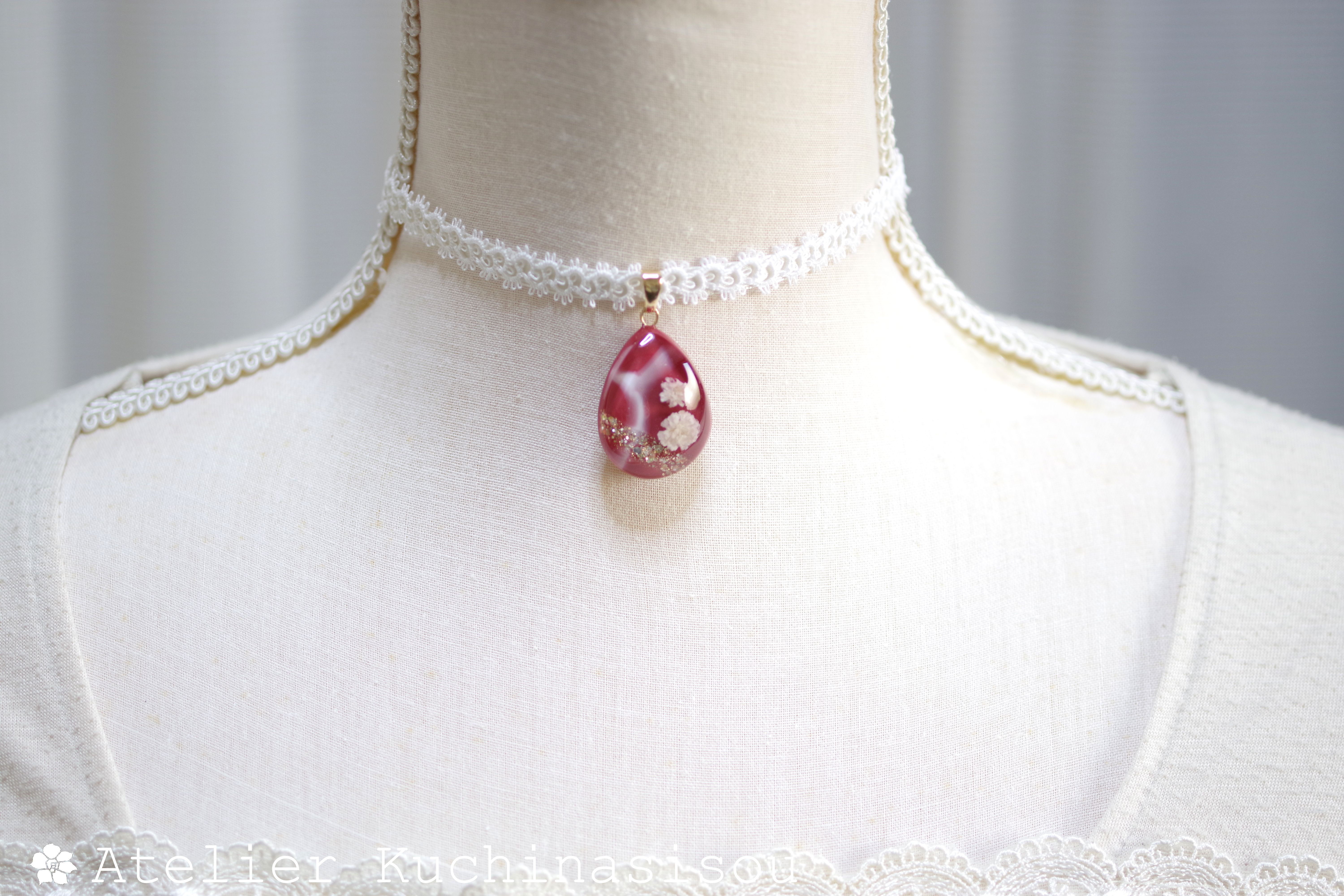 【受注製作】レジンアート　ドロップモチーフとタティングレースとサテンリボンのチョーカー〈危険な快楽〉