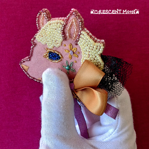 【カササギ】ビッグサイズ ビーズ刺繍ブローチバッグチャーム カササギ】ビッグサイズ ビーズ刺繍ブローチバッグチャーム 鳥