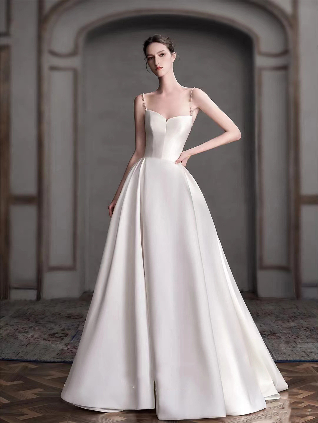 ウェディングドレス 白 黒 サテン シンプル 韓国風 花嫁 パーティー 誕生日 披露宴 前撮り お呼ばれ AK757