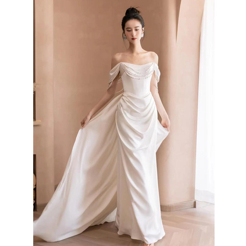 パーティードレス 白 黒 サテン オフショルダー シンプル 花嫁 誕生日 披露宴 前撮り 二次会 お呼ばれ AK759