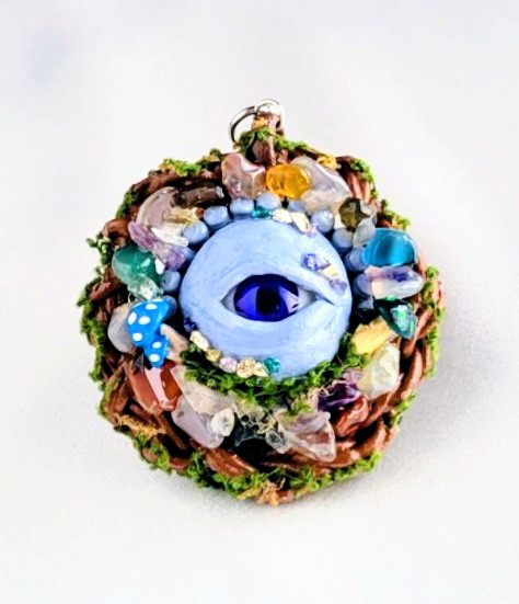 【07】澄んだ瞳とミニきのこ　大きめペンダント