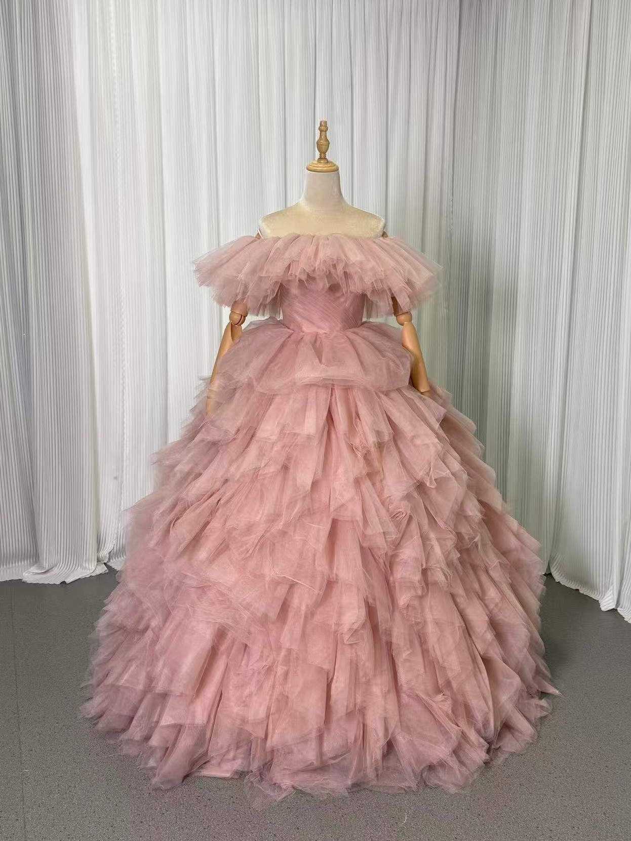 送料無料！カラードレス 取り外し可能なオフショルダー もこもこドレス ロング プリンセスライン 結婚式 オートクチュール