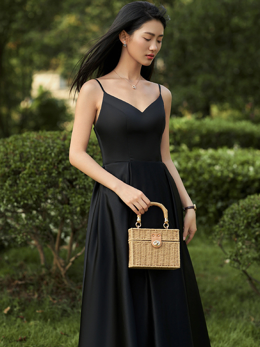 高級感 黒 サテン ウェディングドレス シンプル 韓国風 花嫁 誕生日 二次会 披露宴 前撮り HL1219