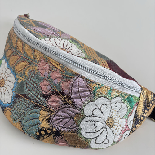 辻ヶ花 着物シルク帯リメイク クロスボディバッグ／ボディバッグ／ス
