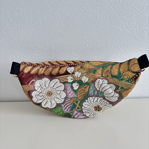 辻ヶ花 着物シルク帯リメイク クロスボディバッグ／ボディバッグ／ス