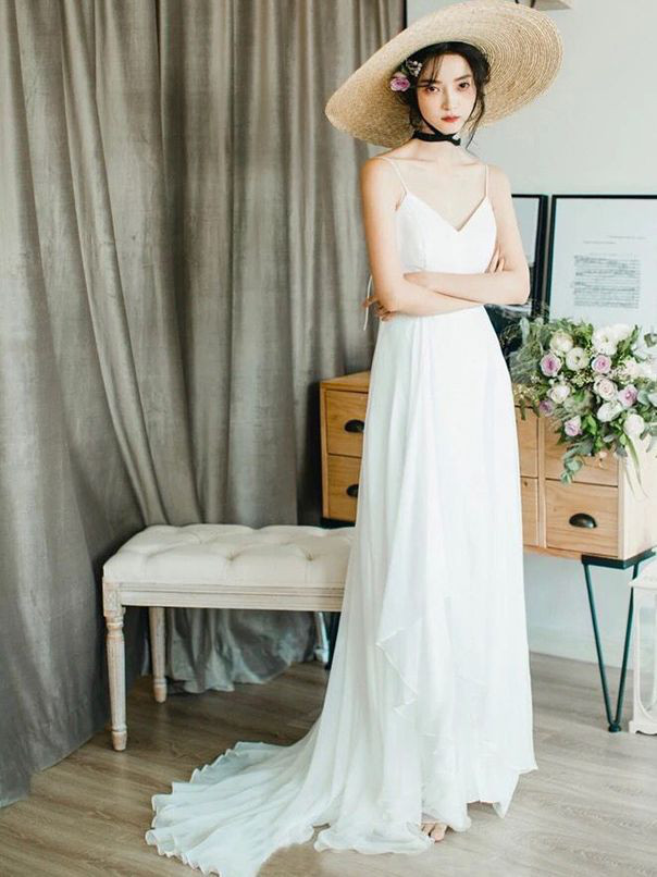 高級感 白 シフォン トレーン ウェディングドレス シンプル 韓国風 花嫁 二次会 披露宴 前撮り HL1240