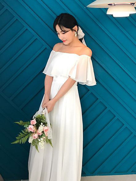 高級感 白 オフショルダー ウェディングドレス シンプル 韓国風 花嫁 パーティー 披露宴 前撮り HL1244