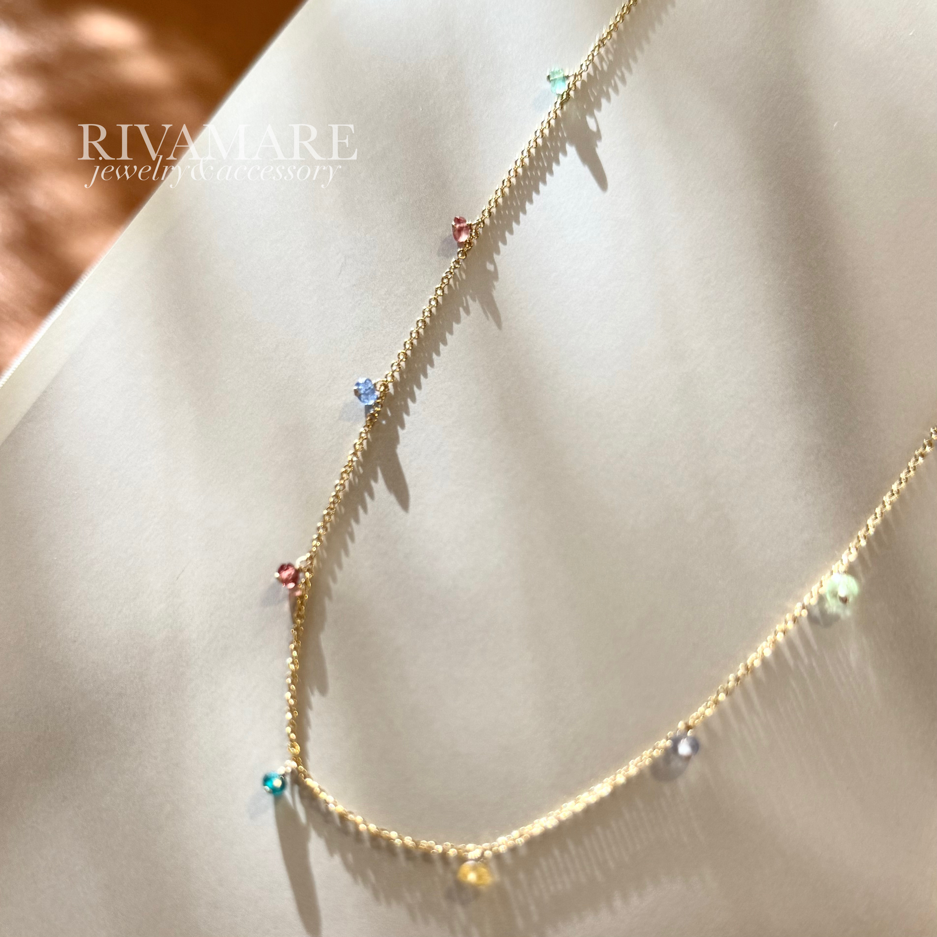 「春のブーケ」マルチカラーネックレス ピンクサファイア エメラルド ブルーサファイア タンザナイト ガーネット