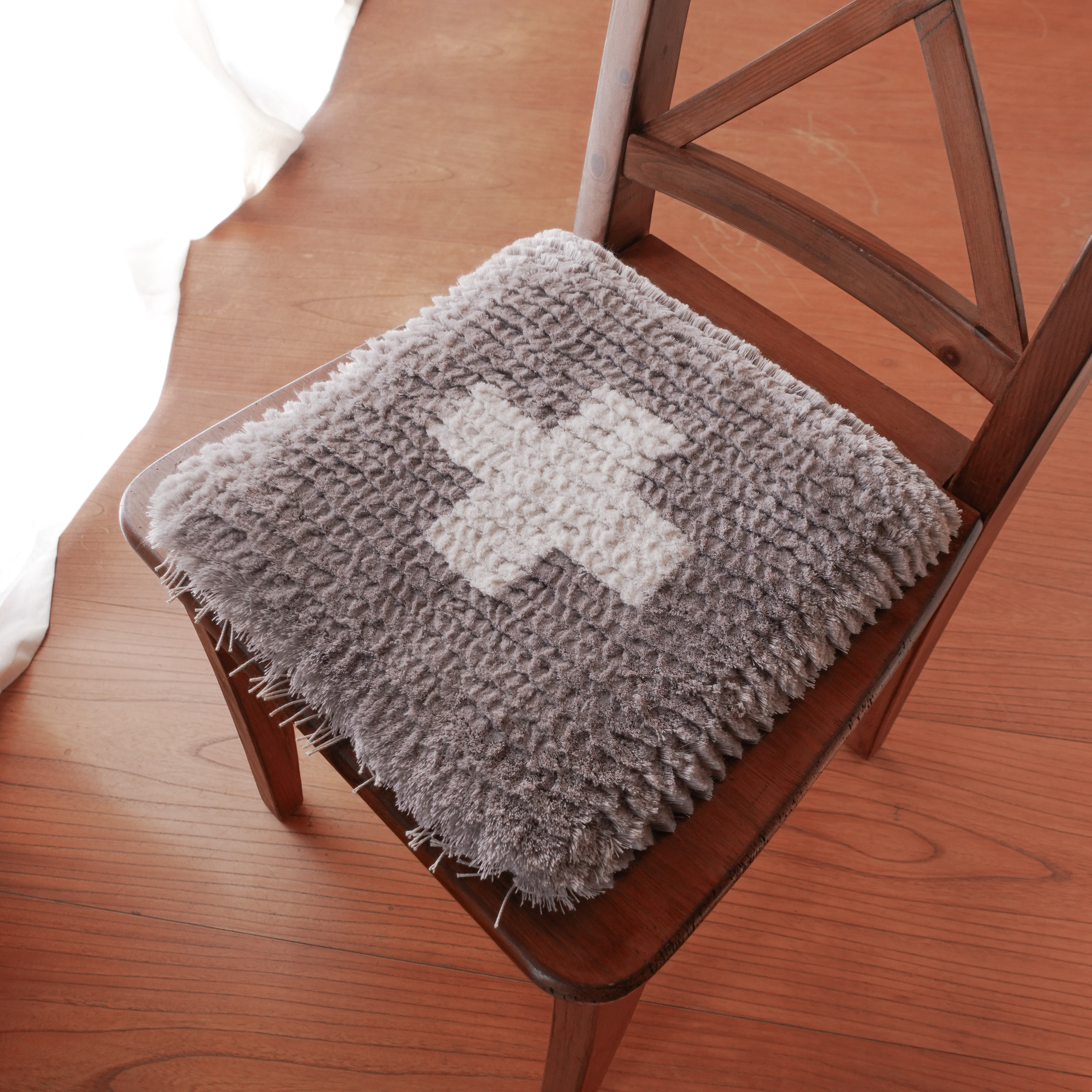 023 ノッティング織 椅子敷き