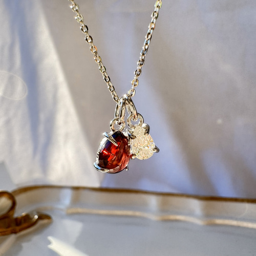 Nature Glow｜モアサナイト＆1月誕生石ガーネット 2チャームネックレス