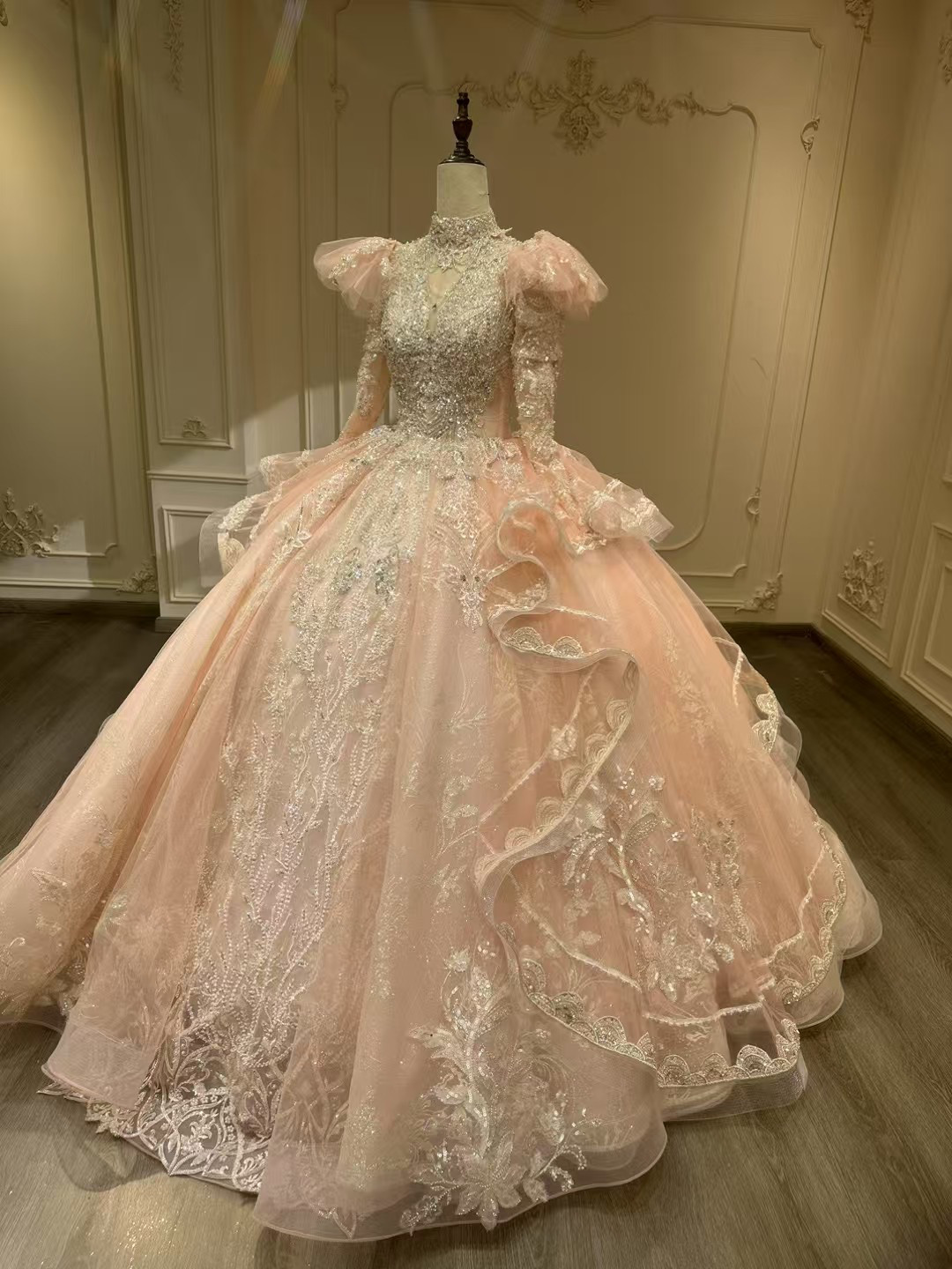 憧れのドレス　ピンク　フロアー丈　水波模様　レース付き　編み上げ　背中空き　パーティードレス　カラードレス花嫁ブライダル