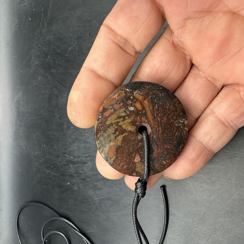 2026.1.16no.2福寿海無量霊石大玉璧 新潟産上質珪化木 ネックレス