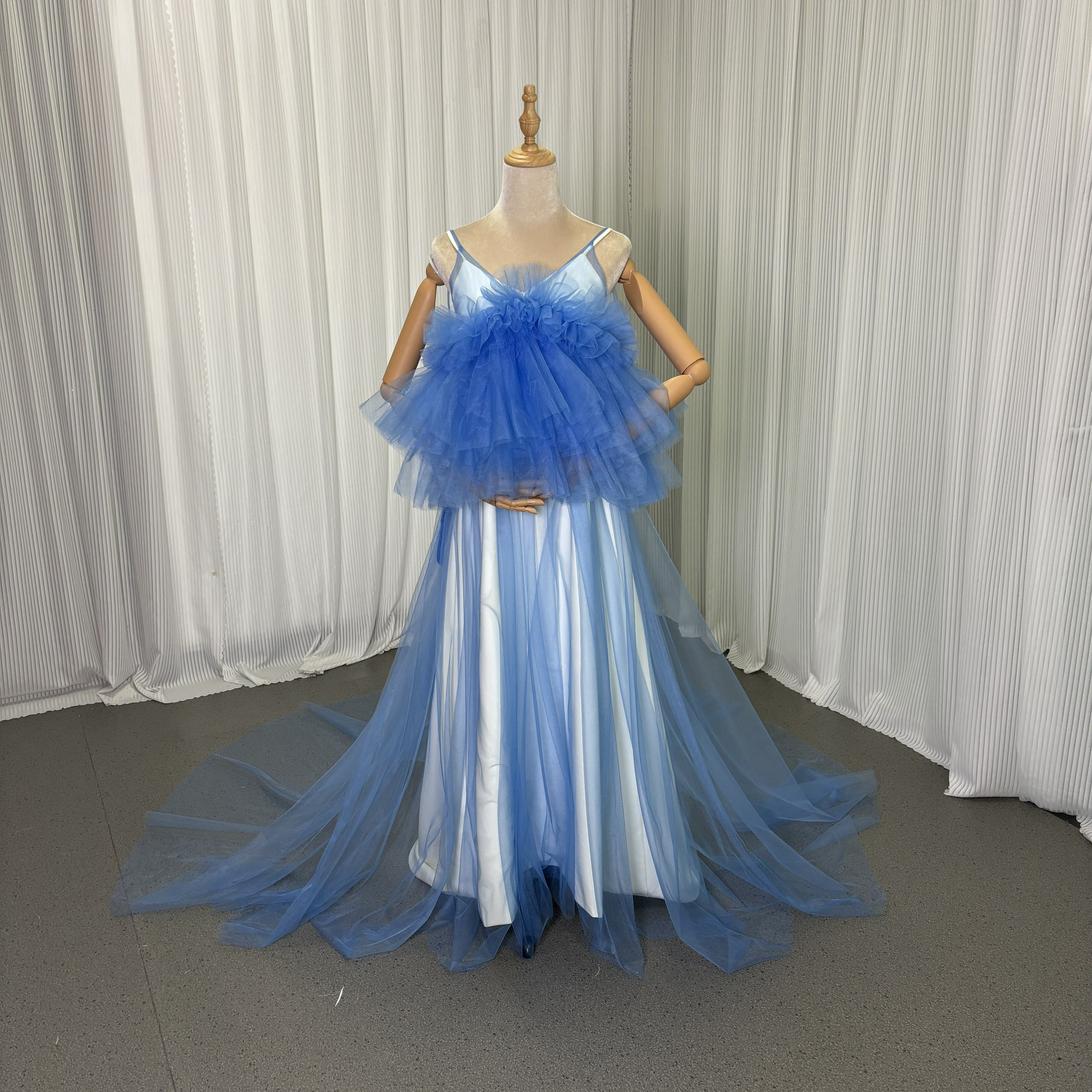送料無料！パーティードレス キャミソール ツーピース ブルー 揺らめく裾 アイボリー Vネックドレス 前撮り