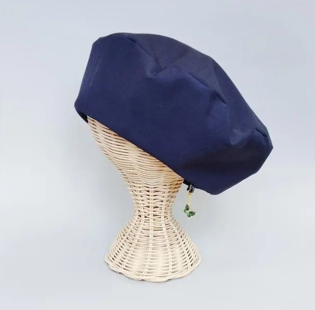 紺色コットンベレー帽　ネイビー   チャームが付けられる　帽子    春夏秋冬　S.M.L.LL　プレゼント　フォーマル