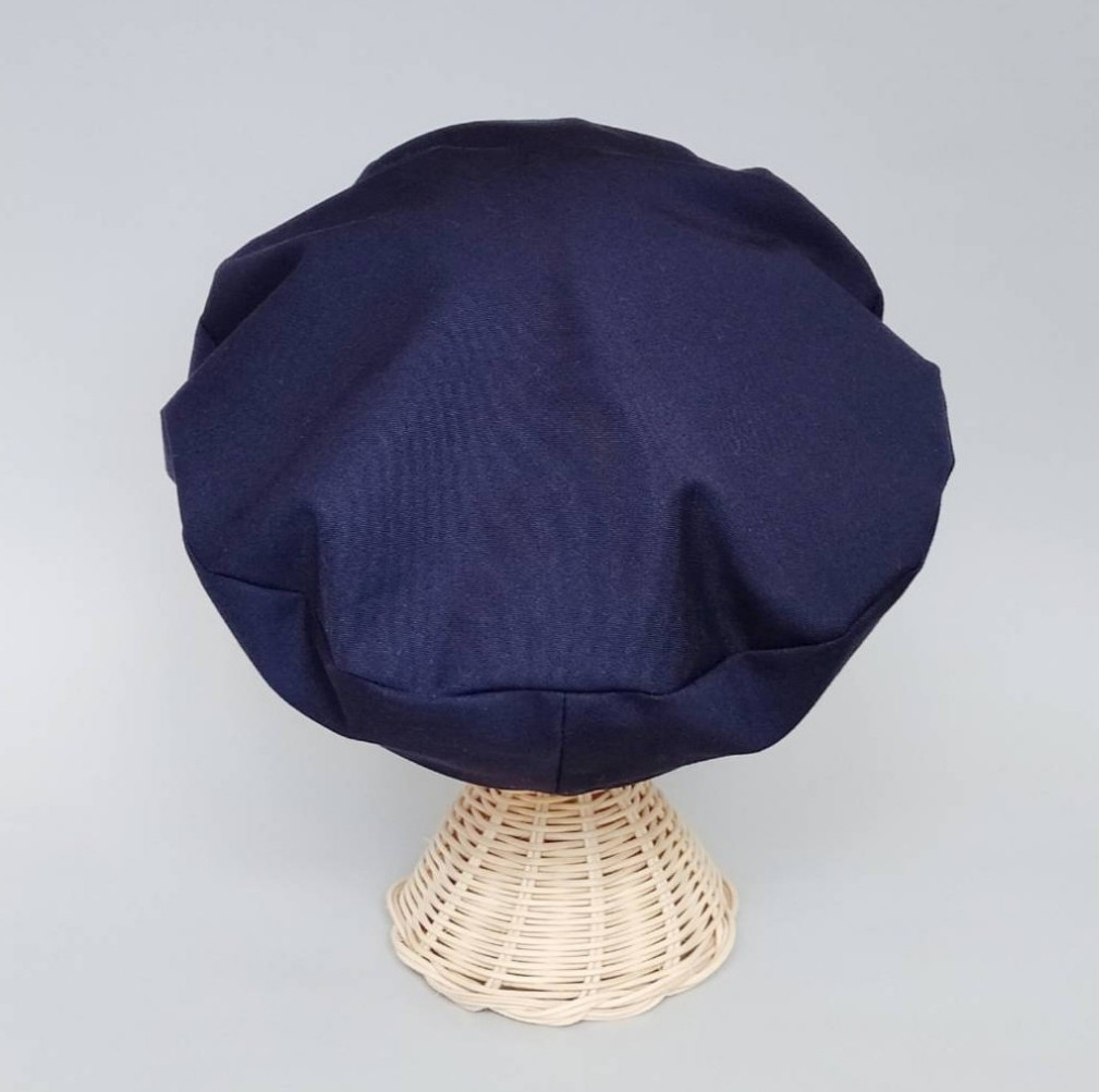 紺色コットンベレー帽　ネイビー   チャームが付けられる　帽子    春夏秋冬　S.M.L.LL　プレゼント　フォーマル