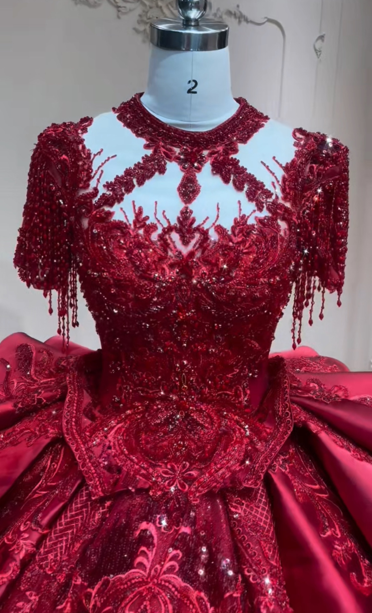 お買い得　バックリボン　編み上げ　サイズオーダー可能　コンテスト　演奏会　半袖　ストーン付き　キラキラ刺繍レッド赤レース