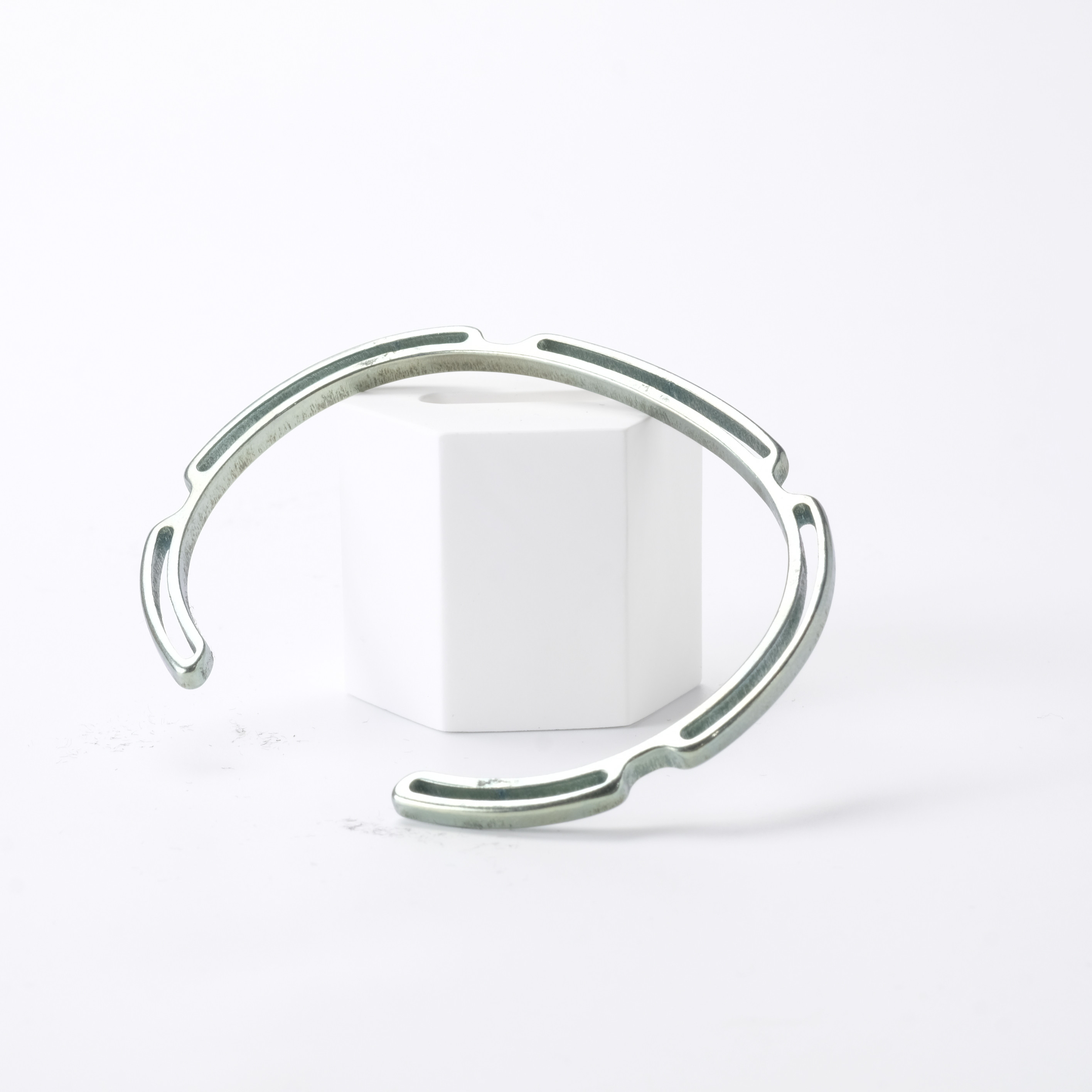 純チタン　バングル　金属アレルギー対応