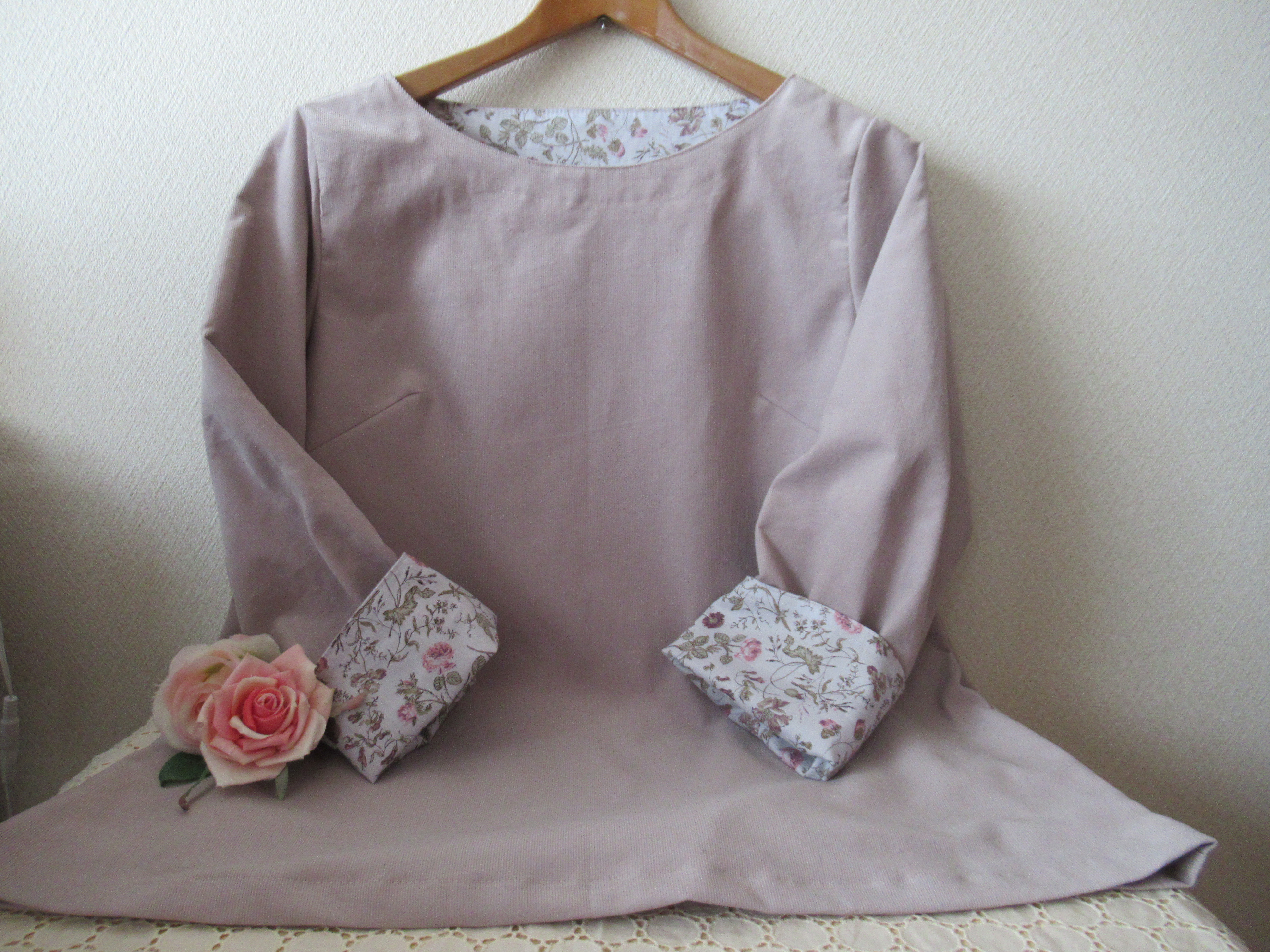 ベルベットコーデュロイ❛スモーキーピンク❜＆タナローン❛ガーデン❜でボートネッククブラウスM～Lサイズ♪