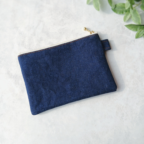 いちご柄 刺繍リボンのデニムフラットポーチ＊15cm ポーチ とらちゃん