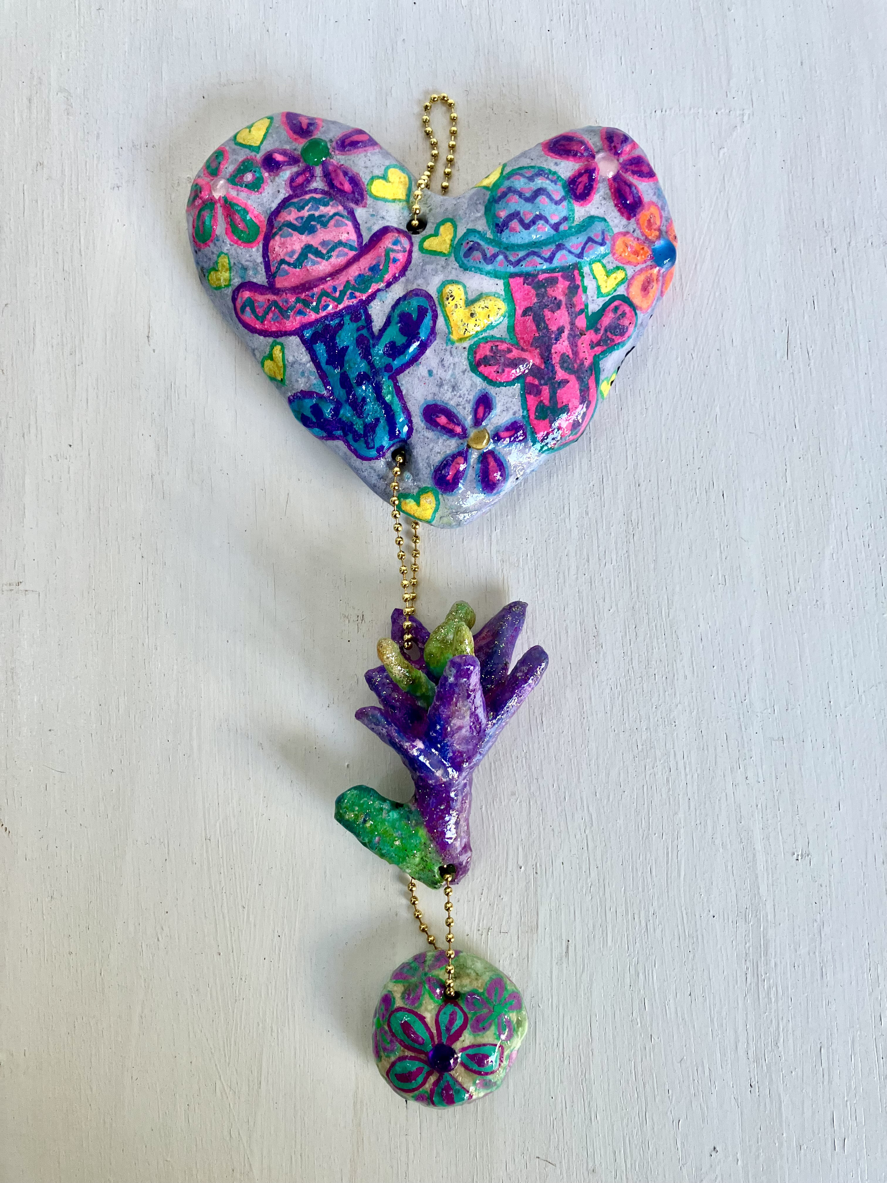 ミニ　壁掛けオブジェ　ユリ　カラー　　オブジェ手作り　セメント　かわいい　カラフル