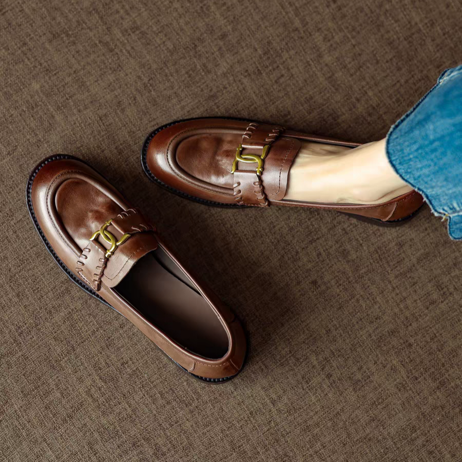 幅広いシーンに使える大人女子のマストアイテム。本革ビットローファー 天然皮革 本革 ローファー レディース エレガント