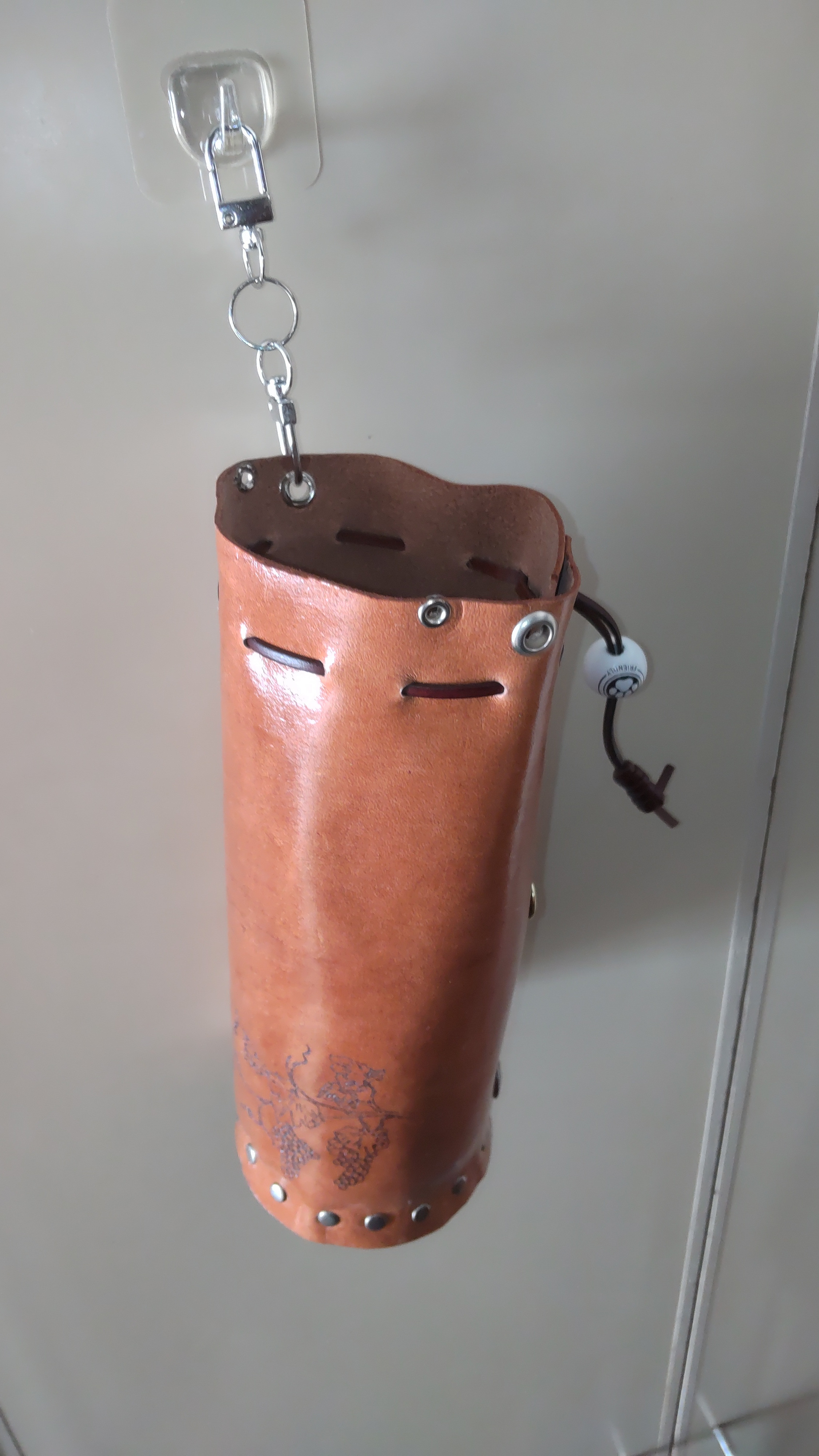 品格爆上がり　水筒入れ