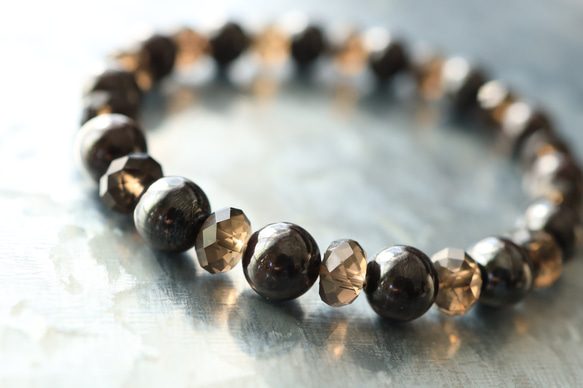 ☆漆黒の守護石☆ブラックアイアンスギライト：9ミリ＆スモーキー